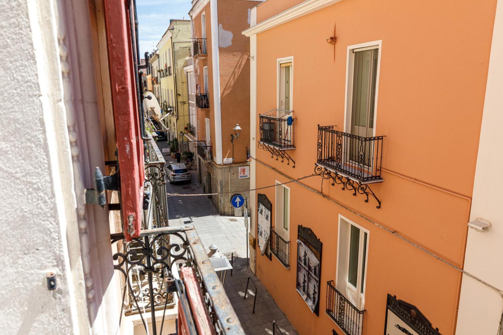 Onlyrooms II - Old Town & Typical Food Cagliari Esterno foto