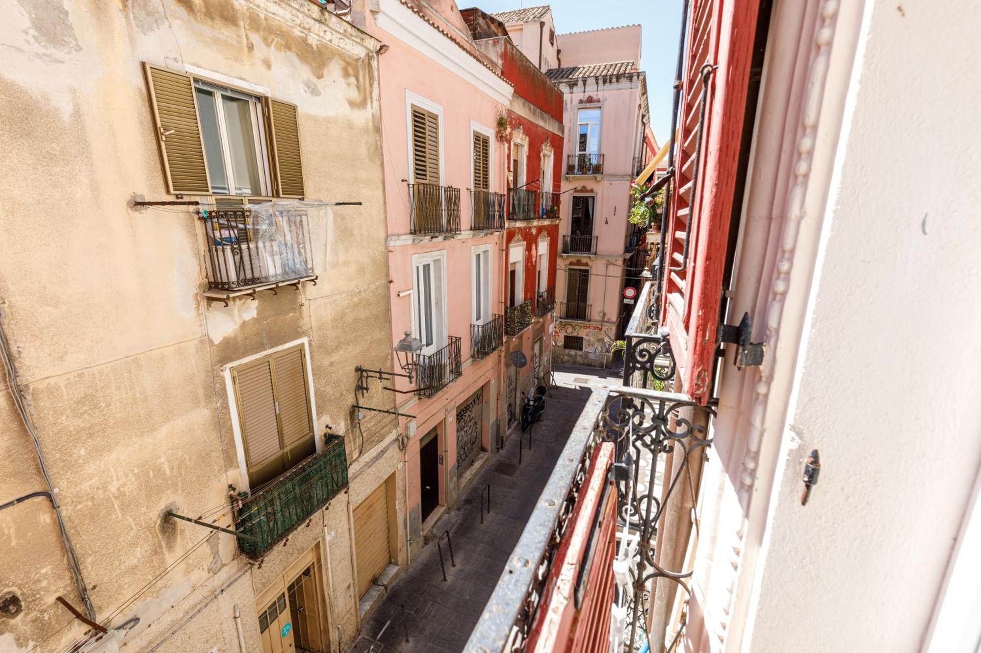 Onlyrooms II - Old Town & Typical Food Cagliari Esterno foto