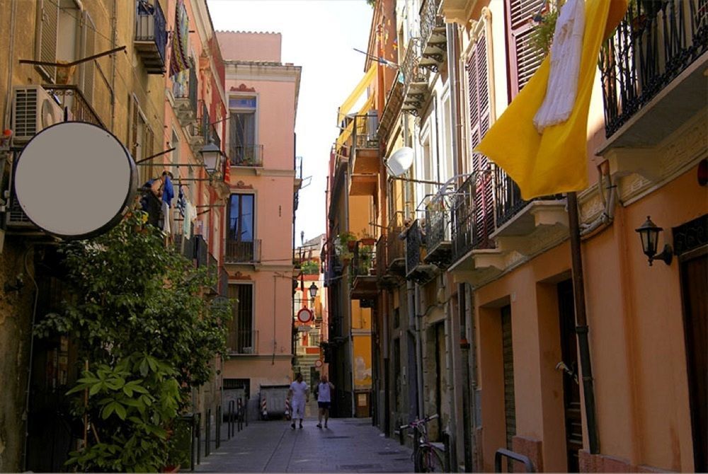 Onlyrooms II - Old Town & Typical Food Cagliari Esterno foto